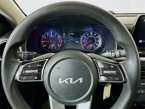 Used 2023 Kia Forte LXS w/ LXS Technology Package image 12