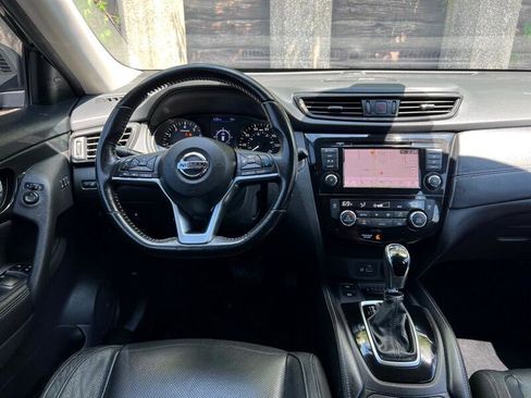 Used 2018 Nissan Rogue SL w/ Premium Package image 10