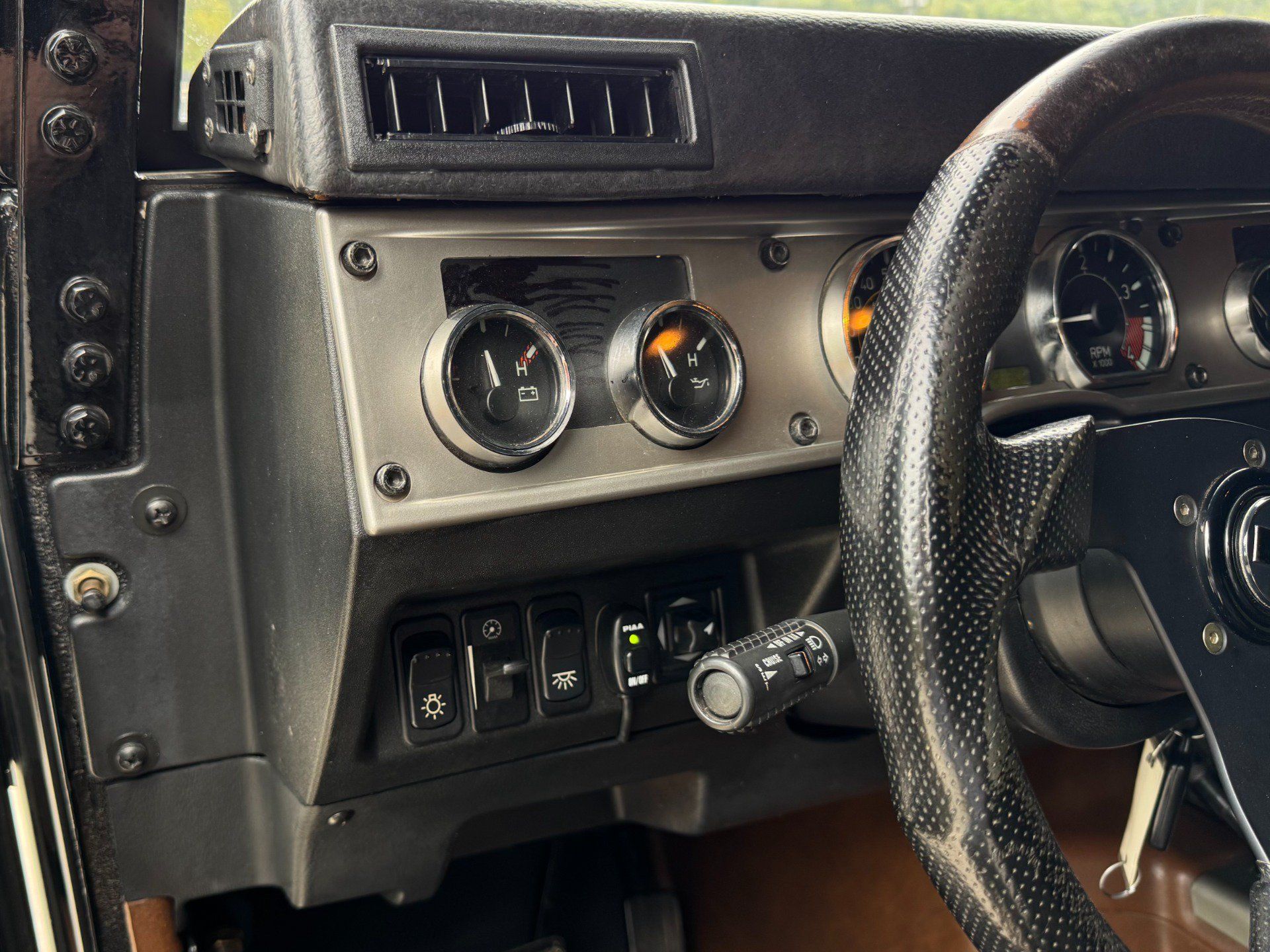 Used 2004 HUMMER H1 4-Door Open Top AWD/4WD image 15