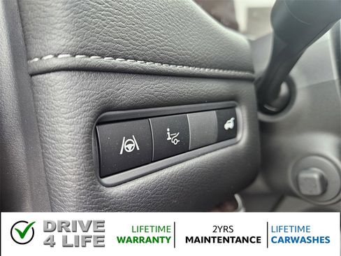 New 2025 Nissan Armada SL image 18