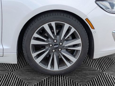Used 2020 Lincoln MKZ Reserve FWD image 8