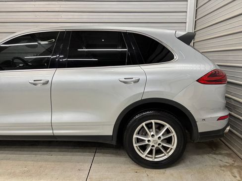 Used 2018 Porsche Cayenne AWD/4WD image 5