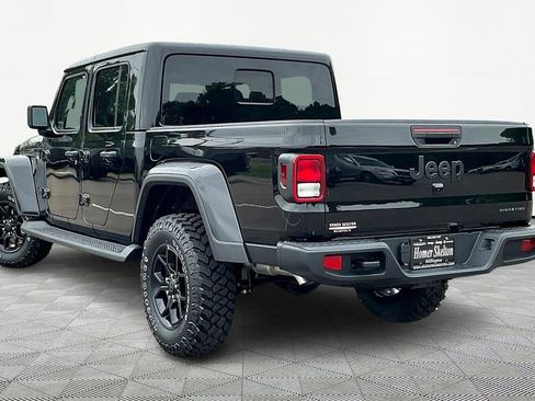 New 2025 Jeep Gladiator Sport image 3