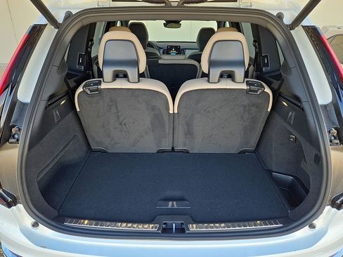 New 2026 Volvo XC90 B6 Ultra image 13