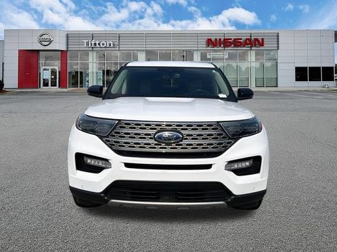 Used 2023 Ford Explorer Limited w/ Equipment Group 301A RWD image 2