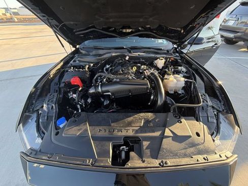 Used 2025 Ford Mustang Coupe RWD image 28