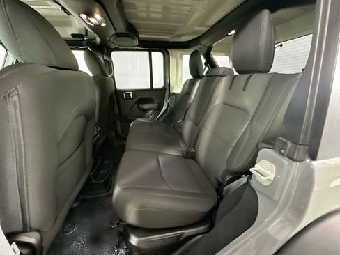 Used 2023 Jeep Wrangler Unlimited w/ Cold Weather Group image 25