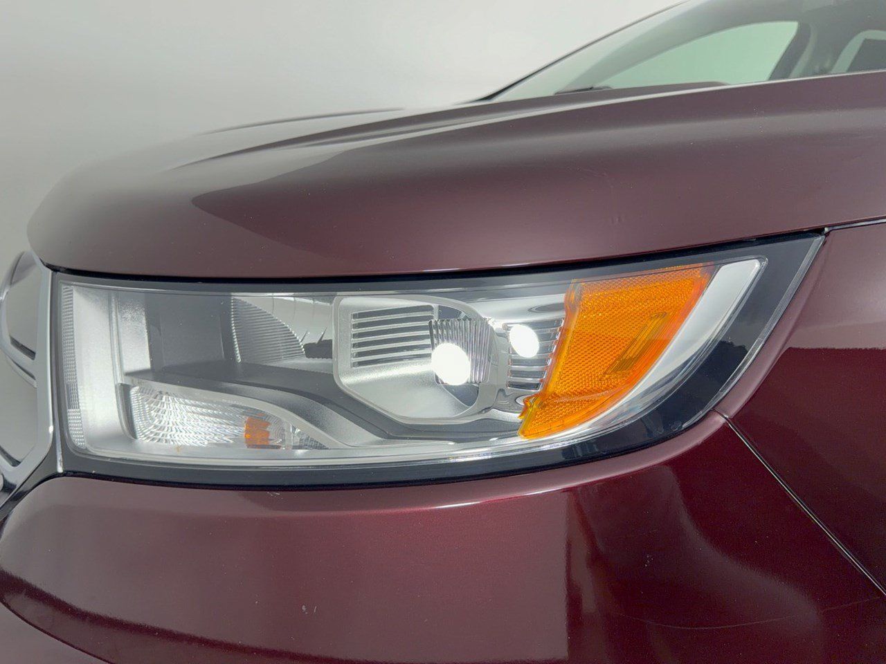 Used 2018 Ford Edge Titanium FWD image 12