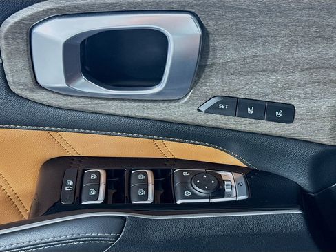 Used 2022 Kia Sorento SX Prestige w/ Rust Color Package image 18