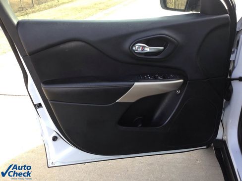 Used 2017 Jeep Cherokee Sport w/ Safety Group image 26