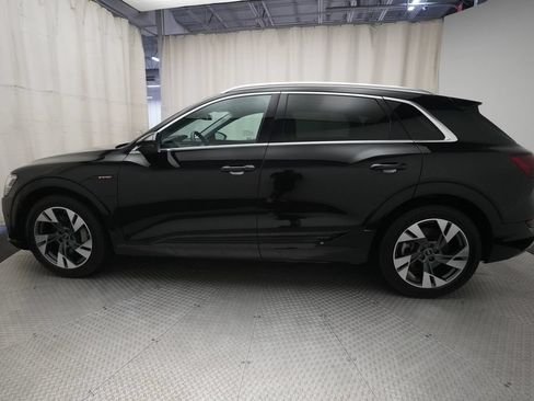 Used 2022 Audi e-tron Premium Plus w/ Premium Plus Package AWD/4WD image 24
