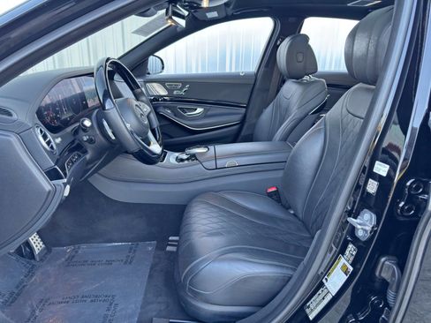 Used 2018 Mercedes-Benz S 560 Sedan w/ AMG Line Exterior image 16