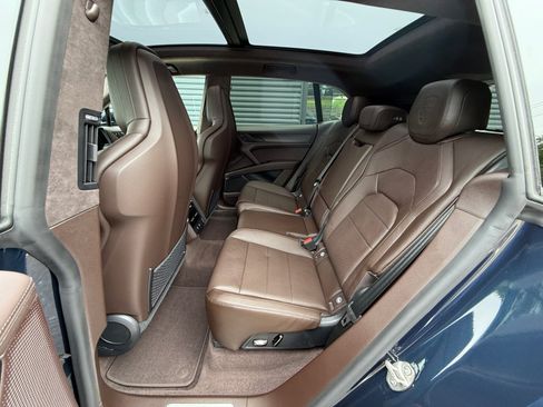 New 2026 Porsche Cayenne Turbo Electric AWD/4WD image 20