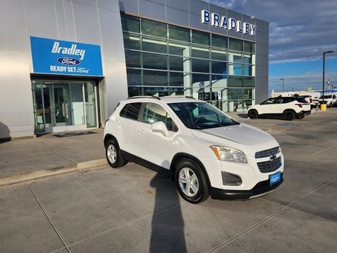 Used 2016 Chevrolet Trax LT image 3