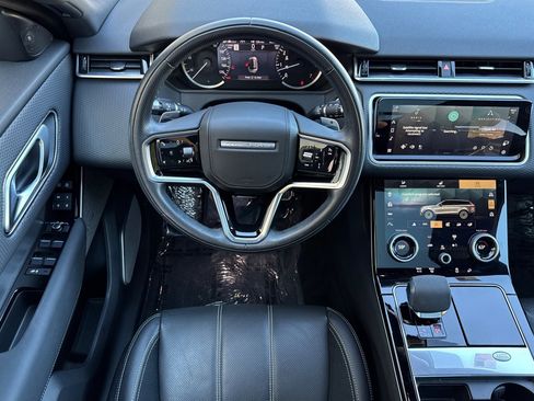 Used 2022 Land Rover Range Rover Velar R-Dynamic S image 11
