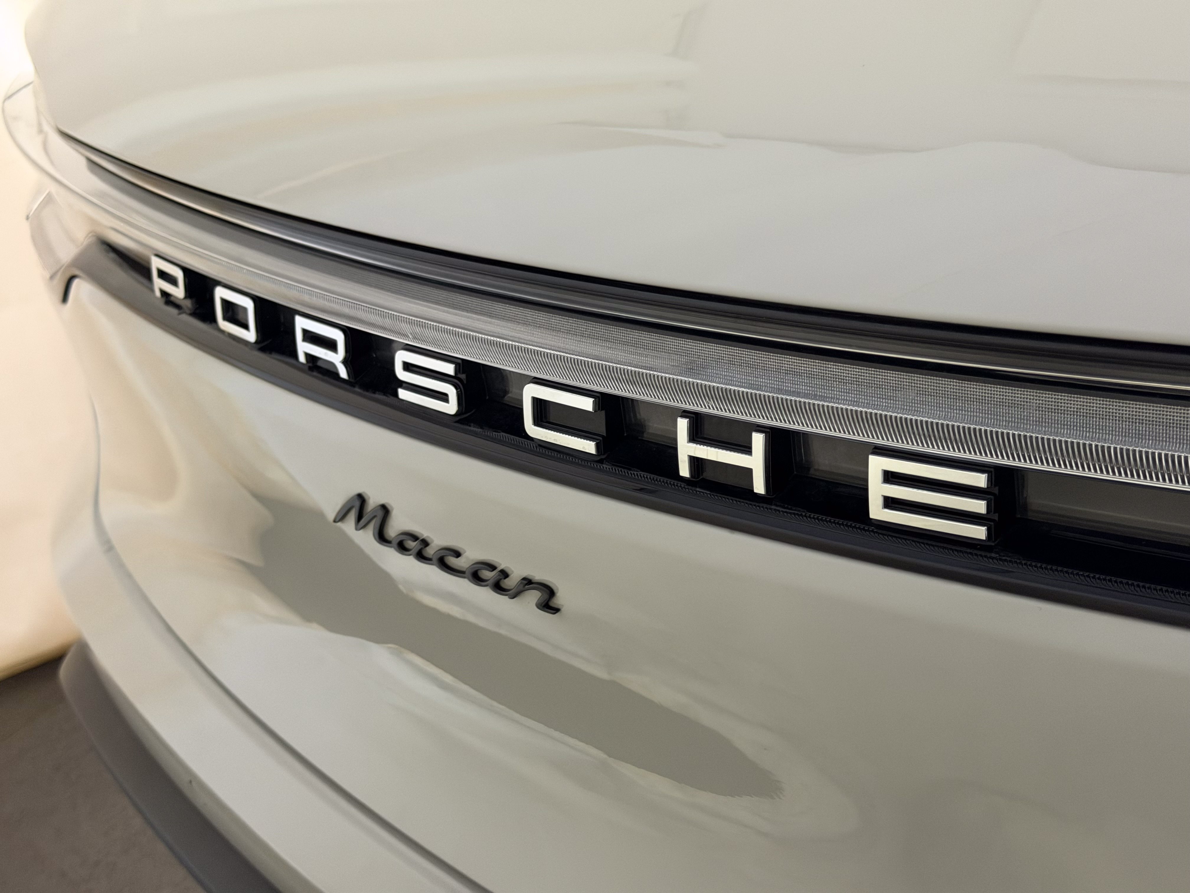 Certified 2026 Porsche Macan AWD/4WD image 26