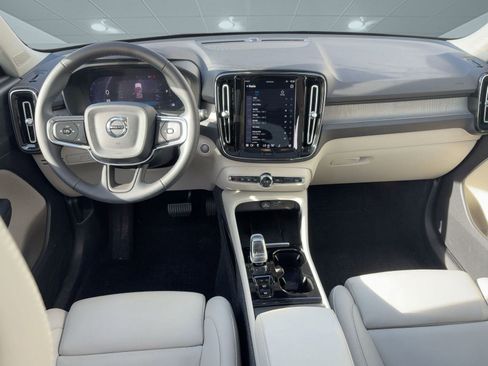 Certified 2023 Volvo XC40 B5 Plus w/ Protection Package Premier image 16