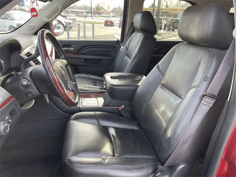 Used 2014 Cadillac Escalade Premium image 11