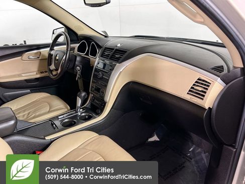 Used 2011 Chevrolet Traverse LTZ image 28