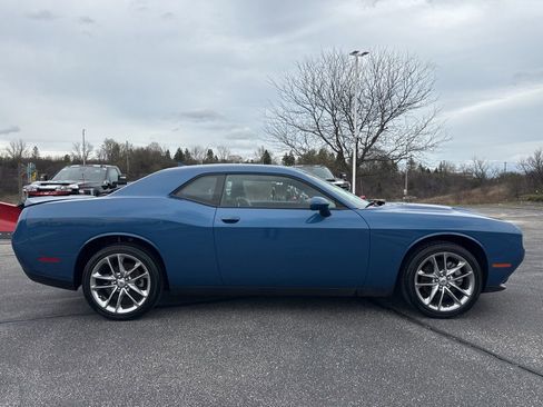 Used 2022 Dodge Challenger SXT w/ Plus Package image 3