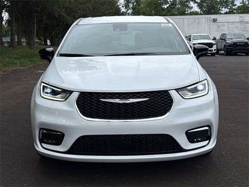 New 2026 Chrysler Pacifica Select image 35