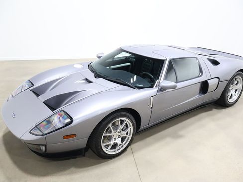 Used 2006 Ford GT image 4