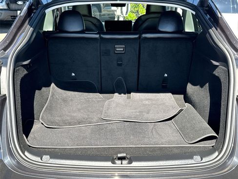 Used 2024 Tesla Model Y Long Range image 11