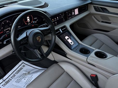 Used 2022 Porsche Taycan image 30