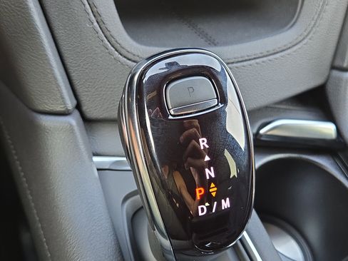 New 2025 Cadillac XT5 Luxury image 24