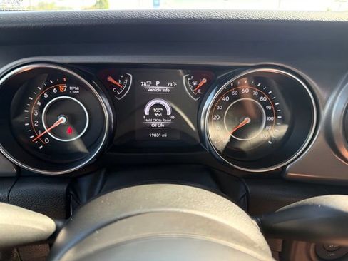 Used 2023 Jeep Gladiator Sport AWD/4WD image 17