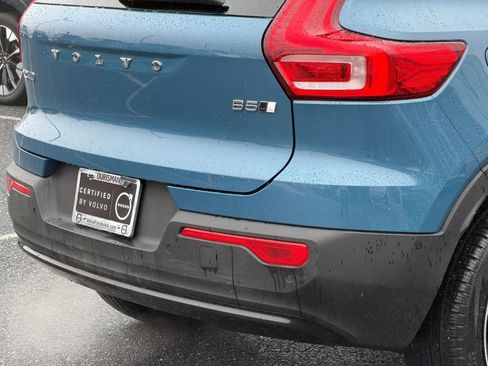 Certified 2023 Volvo XC40 B5 Ultimate w/ Protection Package Premier image 12