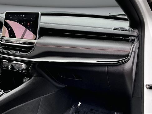 Used 2025 Jeep Compass Trailhawk image 25