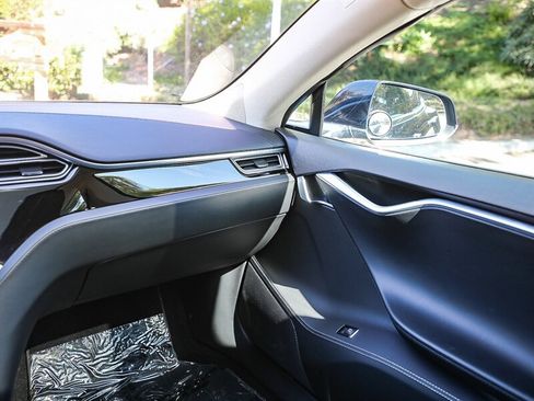 Used 2014 Tesla Model S 85 image 21