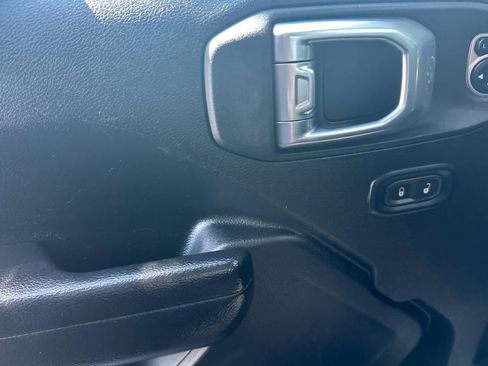 Used 2024 Jeep Wrangler Unlimited Rubicon 4xe AWD/4WD image 12