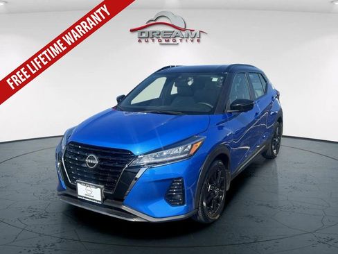 Used 2024 Nissan Kicks SR w/ SR Premium Package FWD image 3