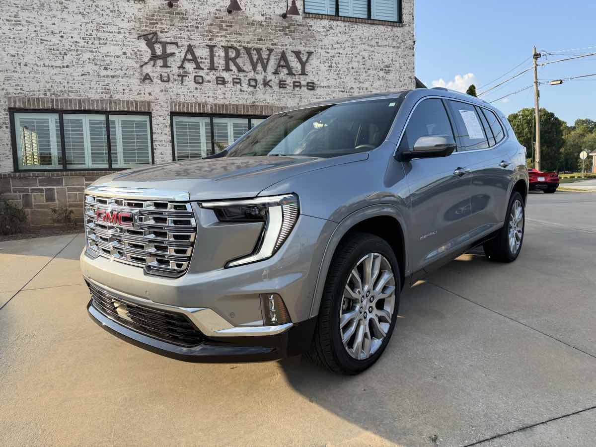 Used 2025 GMC Acadia Denali w/ Super Cruise Package AWD/4WD image 2