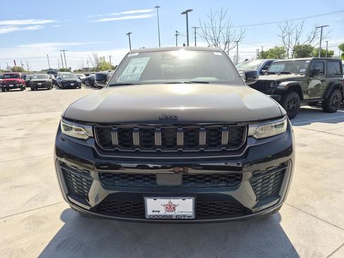 New 2026 Jeep Grand Cherokee L 2WD image 8