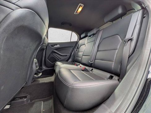 Used 2018 Mercedes-Benz GLA 250 image 17