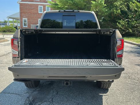 Used 2023 Nissan Titan PRO-4X w/ Pro-4x Convenience Package AWD/4WD image 7