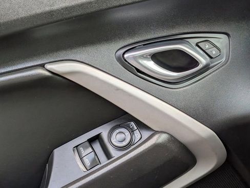 Used 2020 Chevrolet Camaro LT image 19