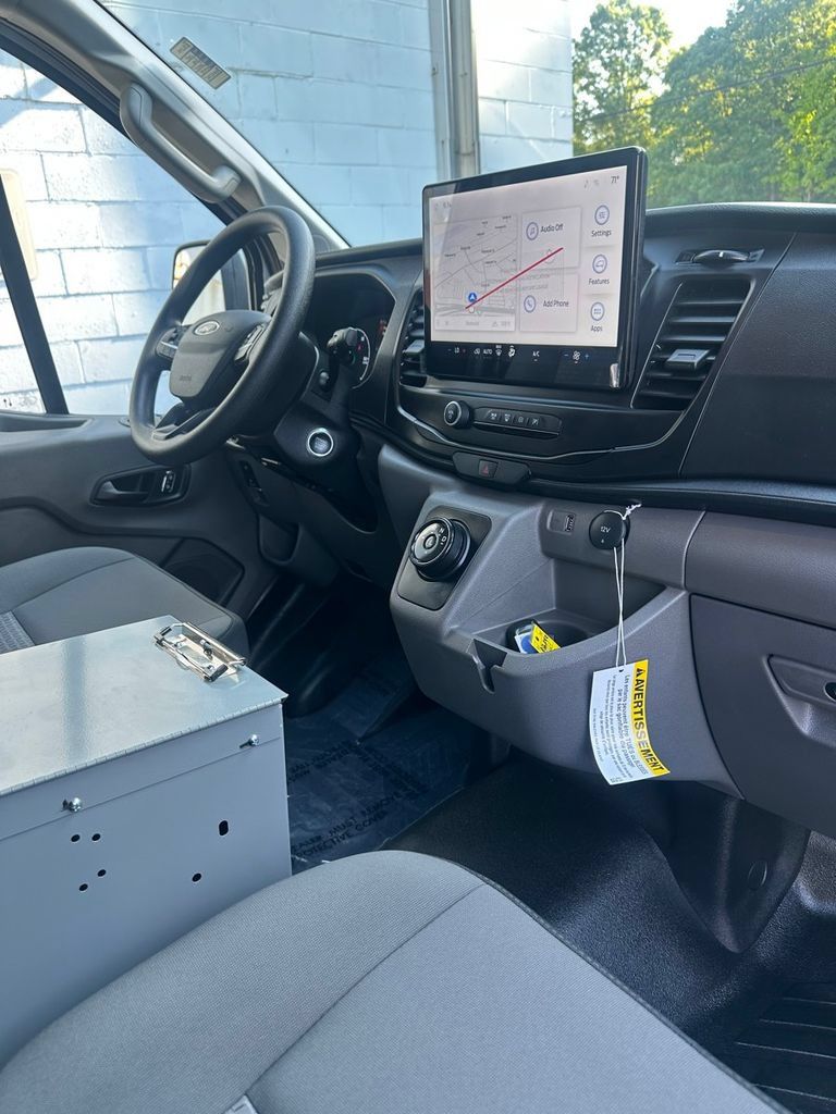 Used 2024 Ford E-Transit Low Roof RWD image 33