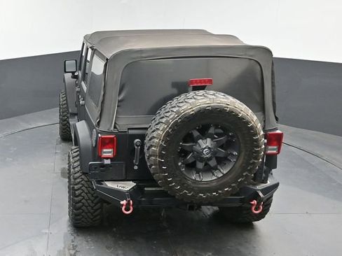 Used 2012 Jeep Wrangler Unlimited Sahara AWD/4WD image 32