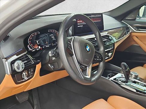 Used 2023 BMW 540i w/ Premium Package RWD image 10