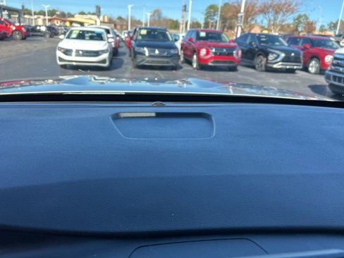 Used 2020 Ford Explorer XLT image 16