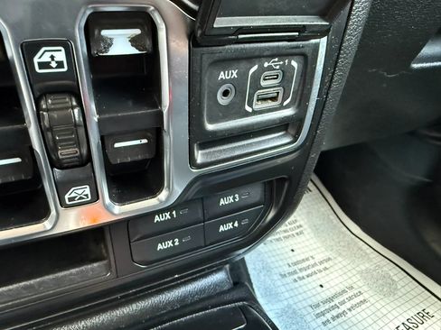 Used 2021 Jeep Wrangler Unlimited Sport AWD/4WD image 74
