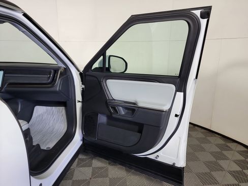Used 2024 Rivian R1S Adventure AWD/4WD image 17