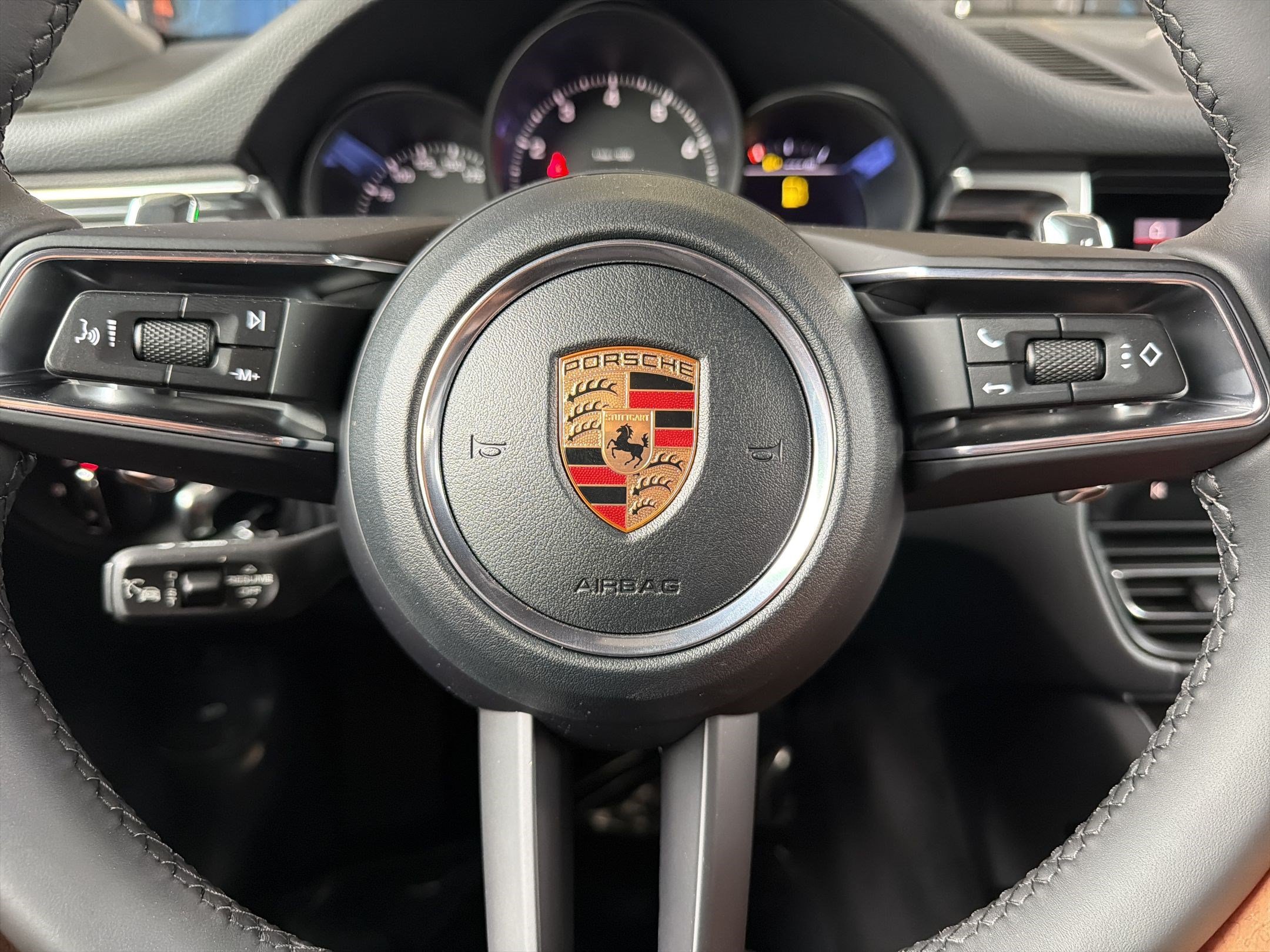 Used 2026 Porsche Macan AWD/4WD image 21