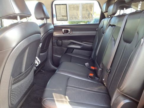 Certified 2025 Kia Sorento S image 11