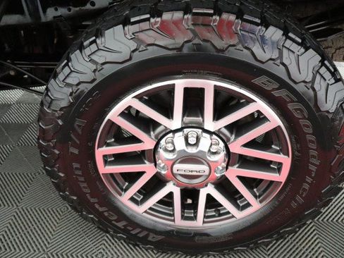 Used 2018 Ford F250 Lariat w/ Lariat Ultimate Package AWD/4WD image 90