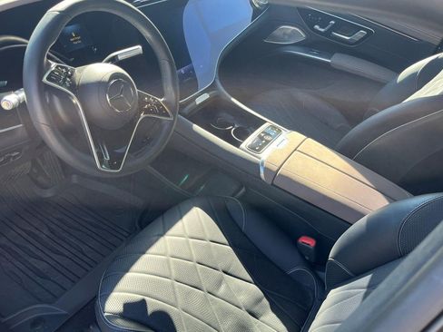 Used 2023 Mercedes-Benz EQS 580 4MATIC Sedan image 3